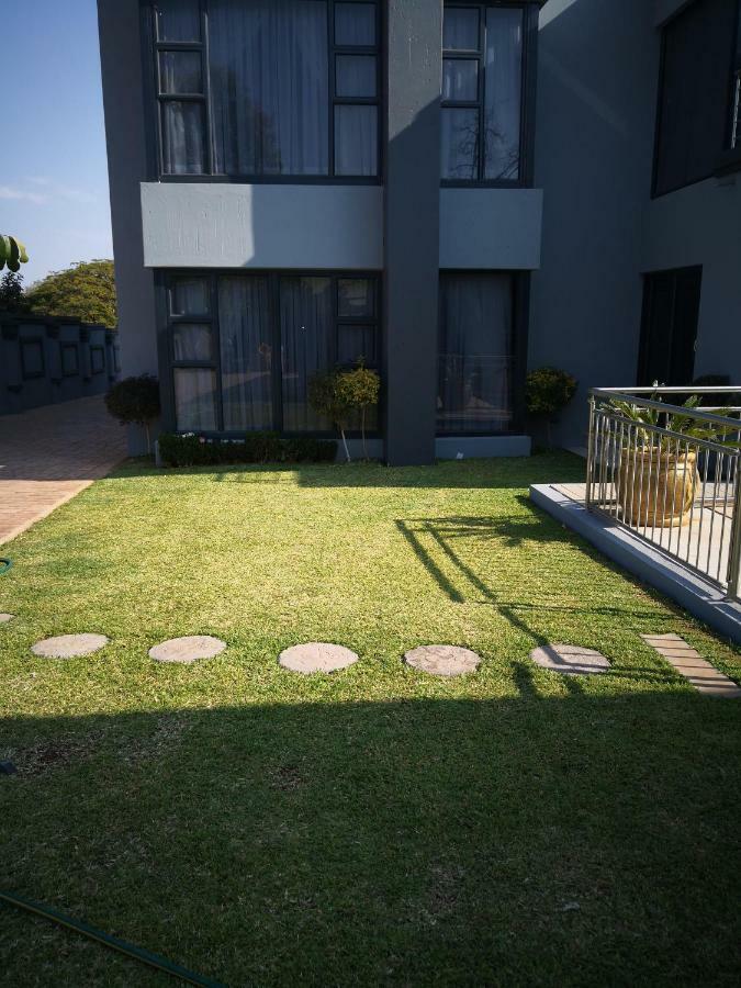 Mmakgabo Boutique Lodge Bela-Bela Exterior photo