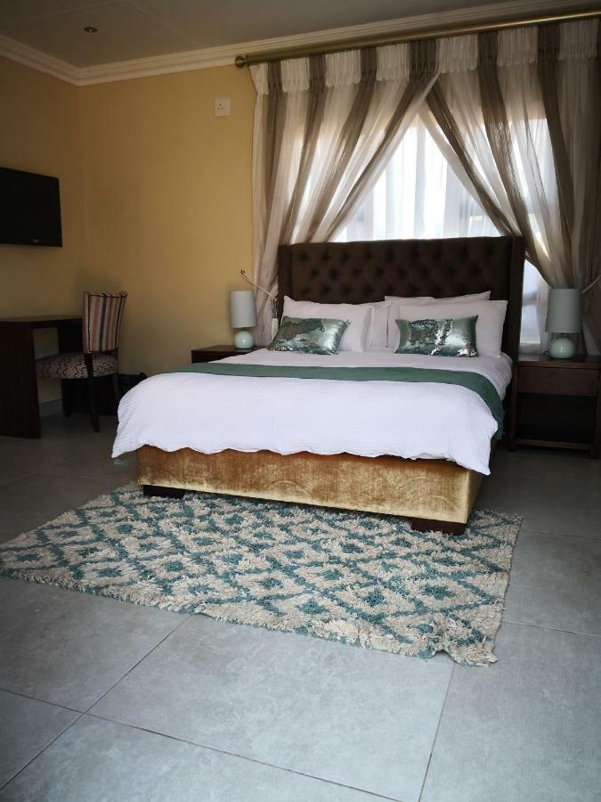 Mmakgabo Boutique Lodge Bela-Bela Exterior photo