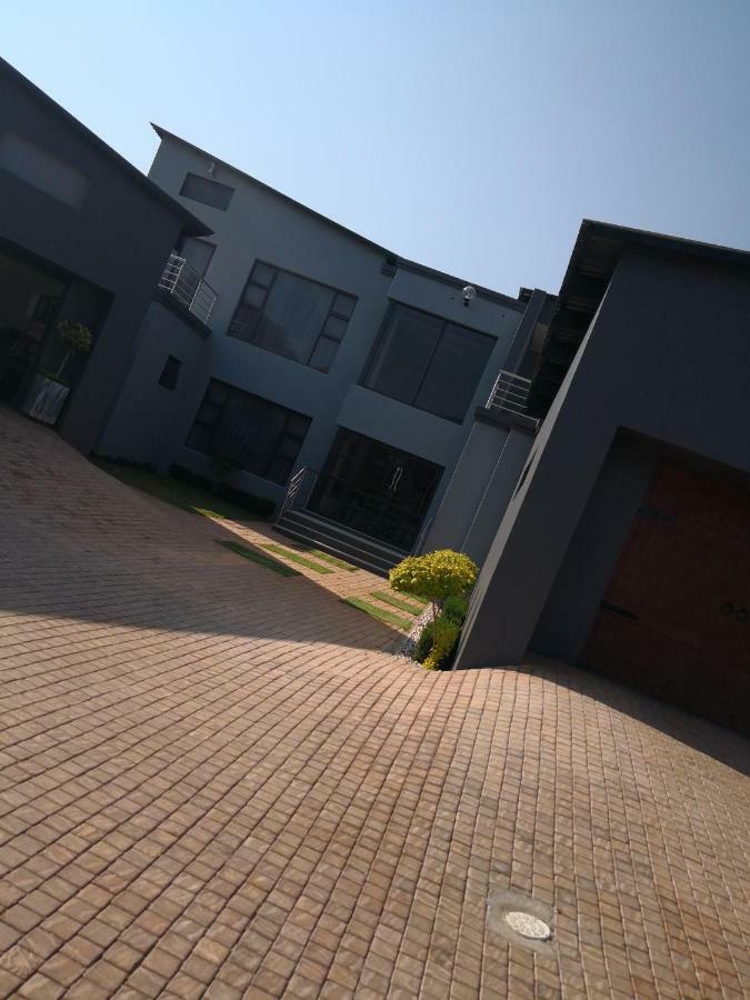 Mmakgabo Boutique Lodge Bela-Bela Exterior photo