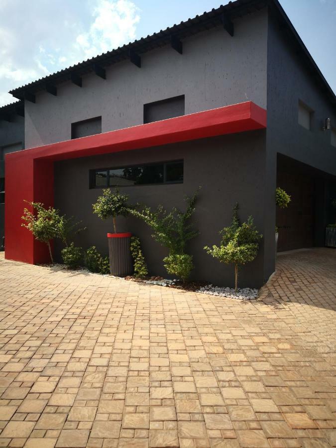 Mmakgabo Boutique Lodge Bela-Bela Exterior photo