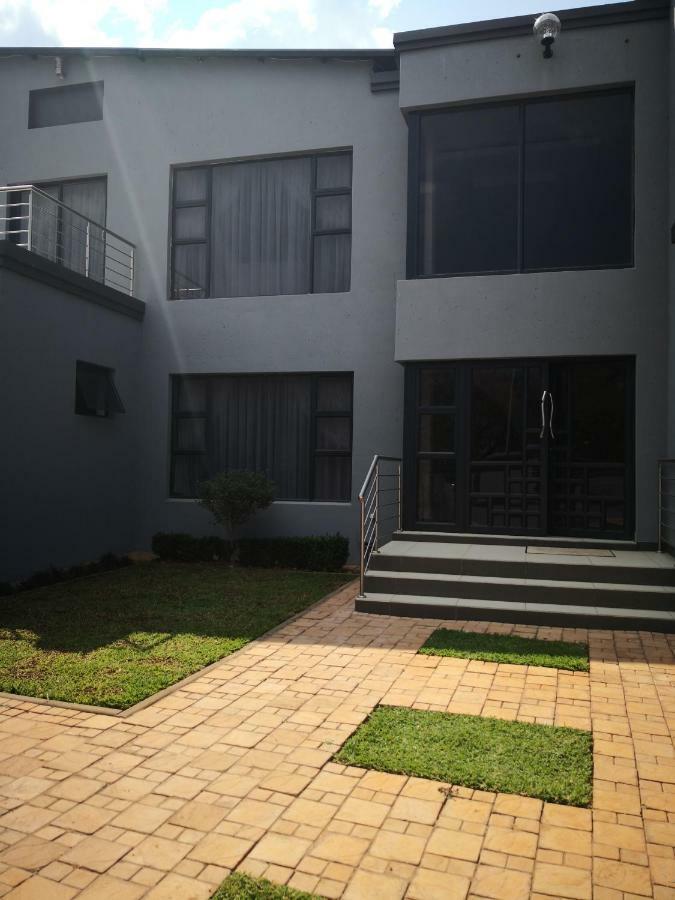 Mmakgabo Boutique Lodge Bela-Bela Exterior photo