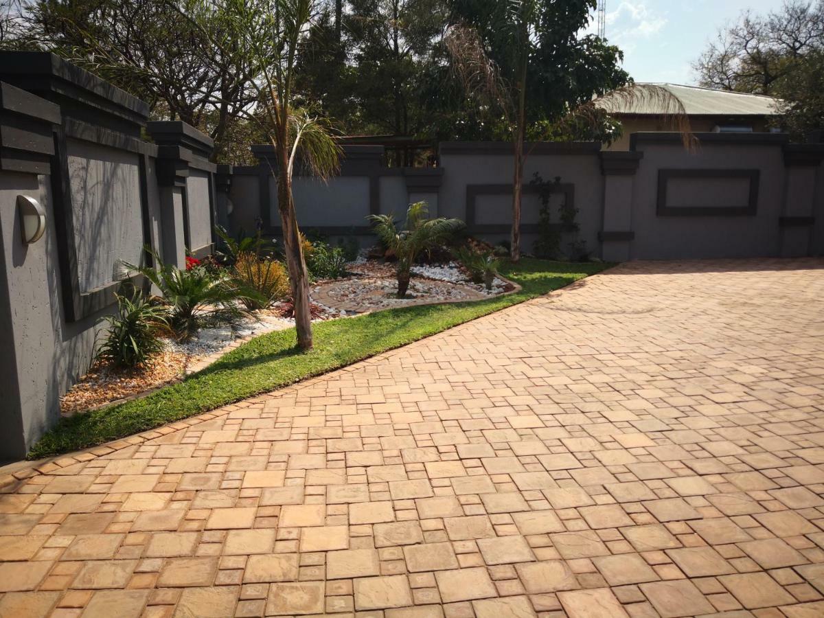 Mmakgabo Boutique Lodge Bela-Bela Exterior photo